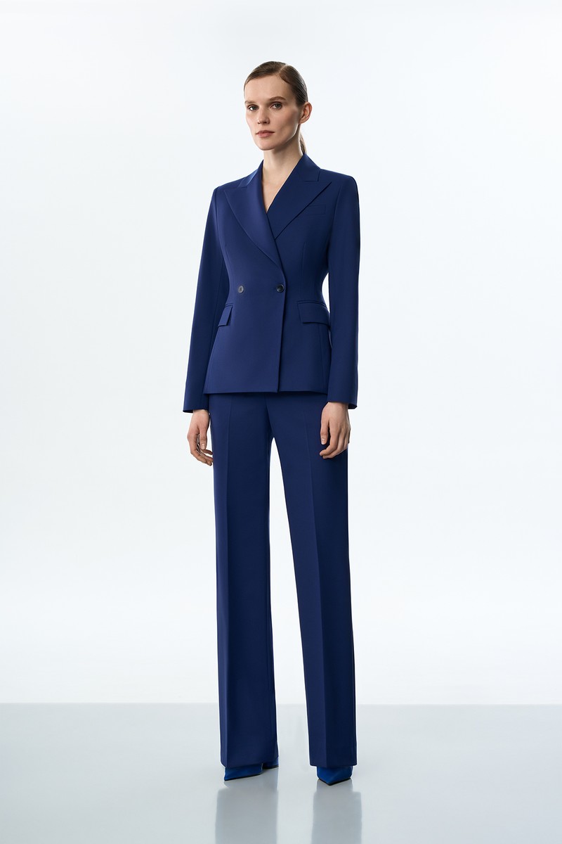 Костюм в синем цвете