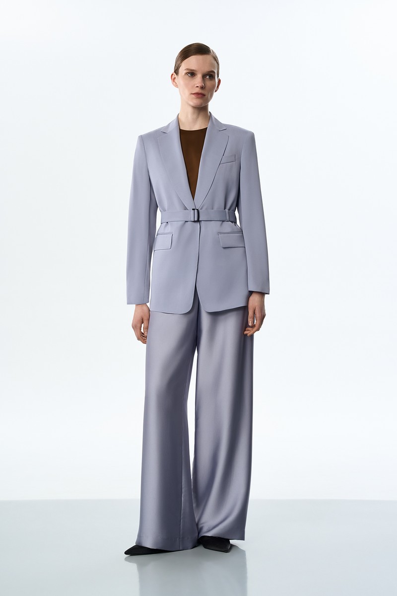 Костюм в пижамном стиле голубой